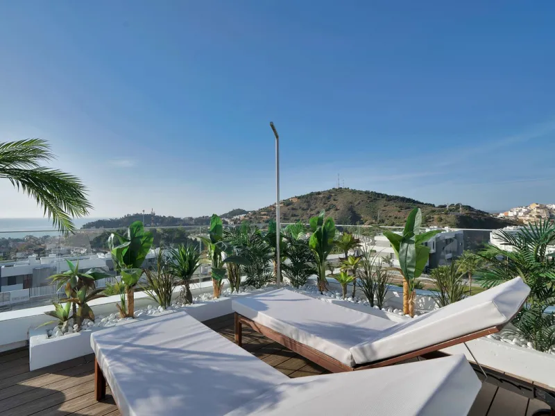 Spectacular 4-Bedroom Penthouse with Private Rooftop Paradise with amazing views in Colinas del Limonar, Málaga.