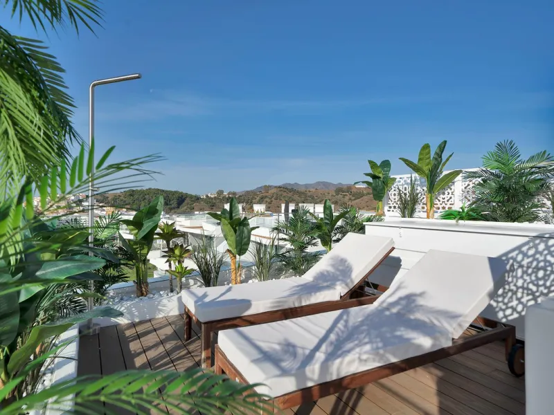 Spectacular 4-Bedroom Penthouse with Private Rooftop Paradise with amazing views in Colinas del Limonar, Málaga.