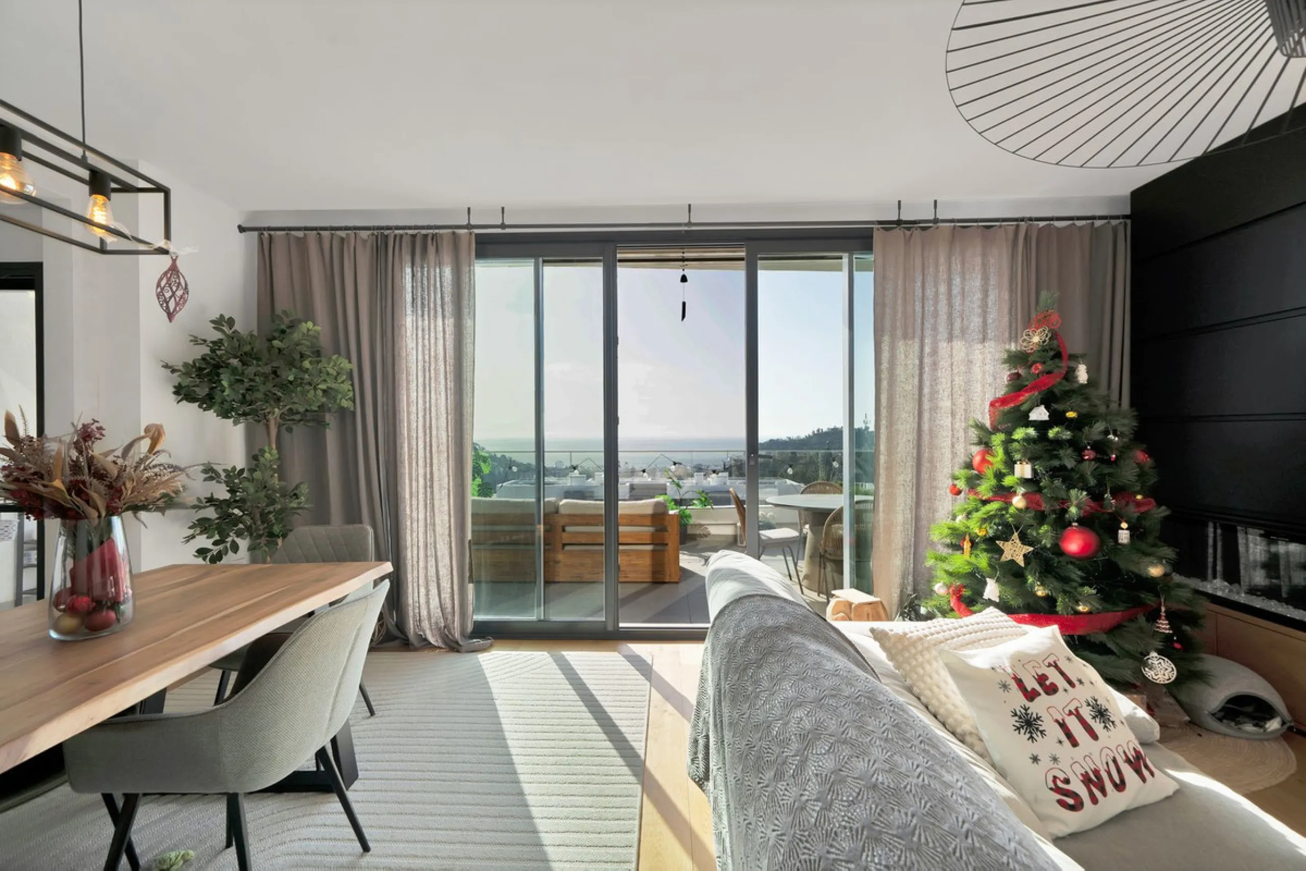 Spectacular 4-Bedroom Penthouse with Private Rooftop Paradise with amazing views in Colinas del Limonar, Málaga.
