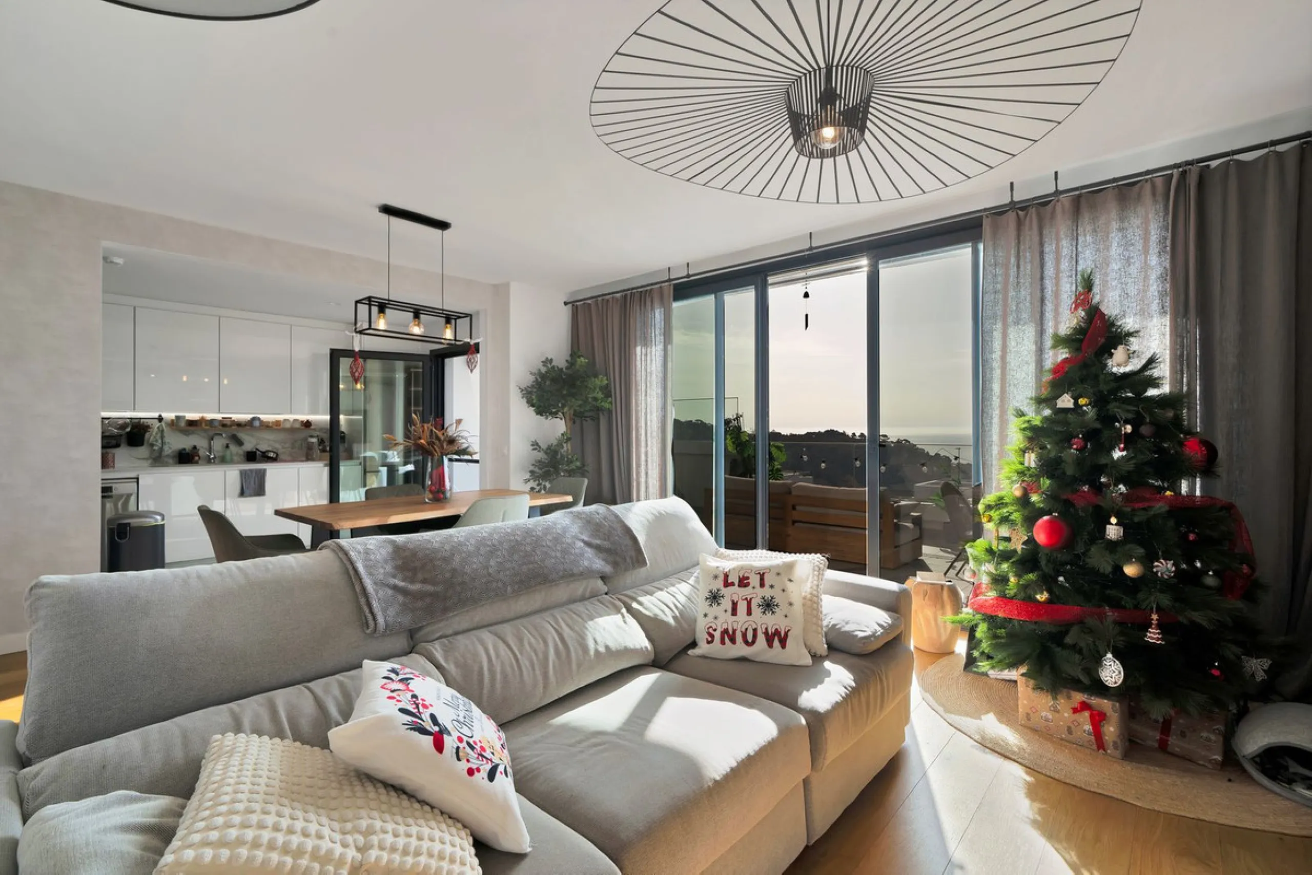 Spectacular 4-Bedroom Penthouse with Private Rooftop Paradise with amazing views in Colinas del Limonar, Málaga.