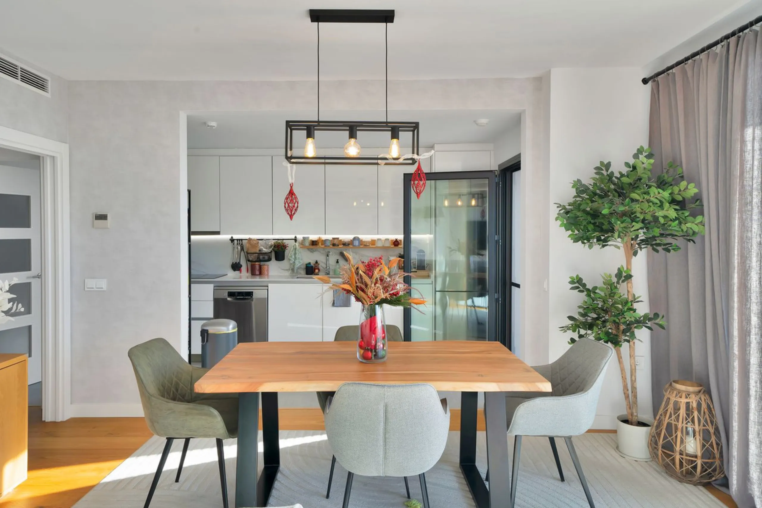 Spectacular 4-Bedroom Penthouse with Private Rooftop Paradise with amazing views in Colinas del Limonar, Málaga.
