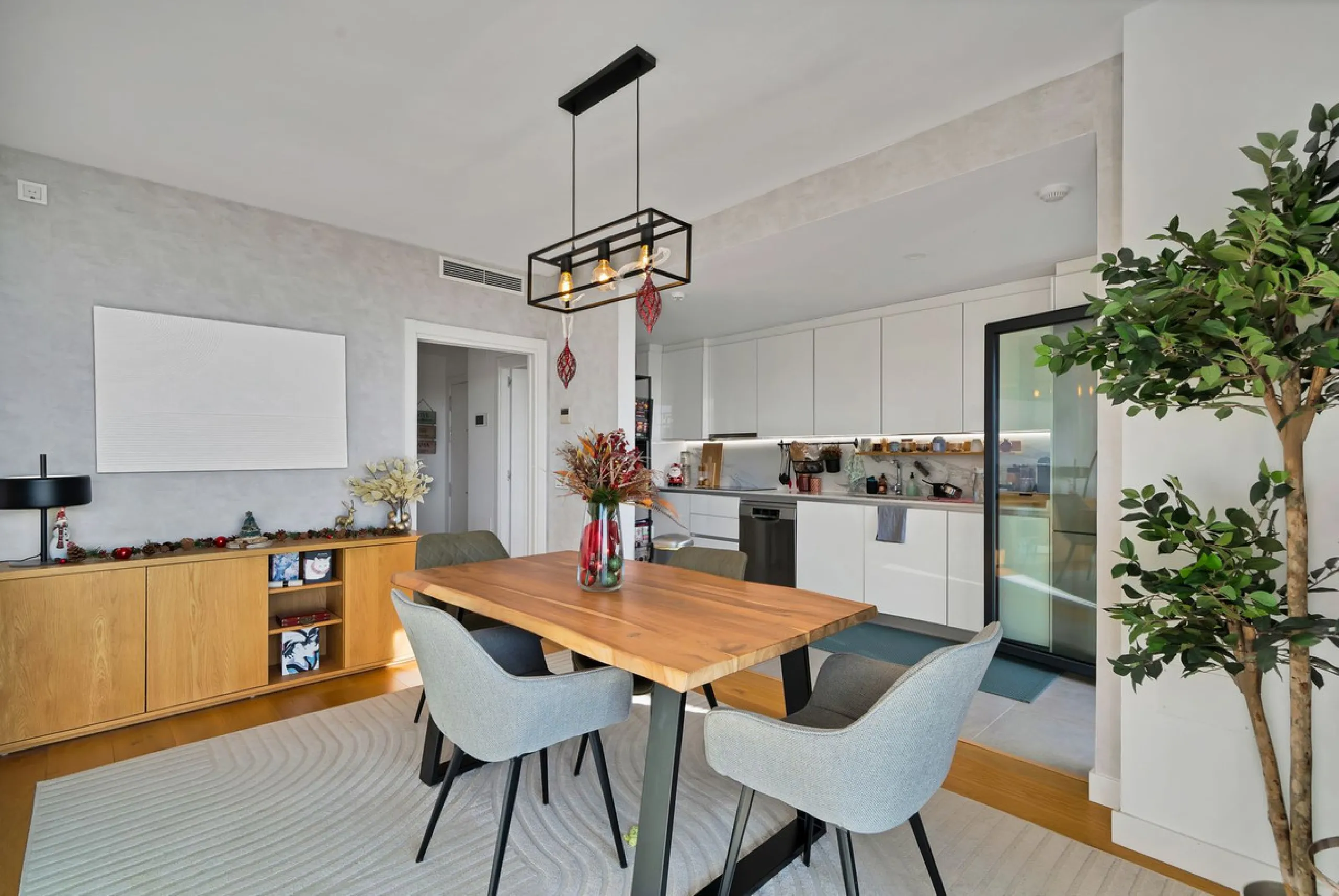 Spectacular 4-Bedroom Penthouse with Private Rooftop Paradise with amazing views in Colinas del Limonar, Málaga.