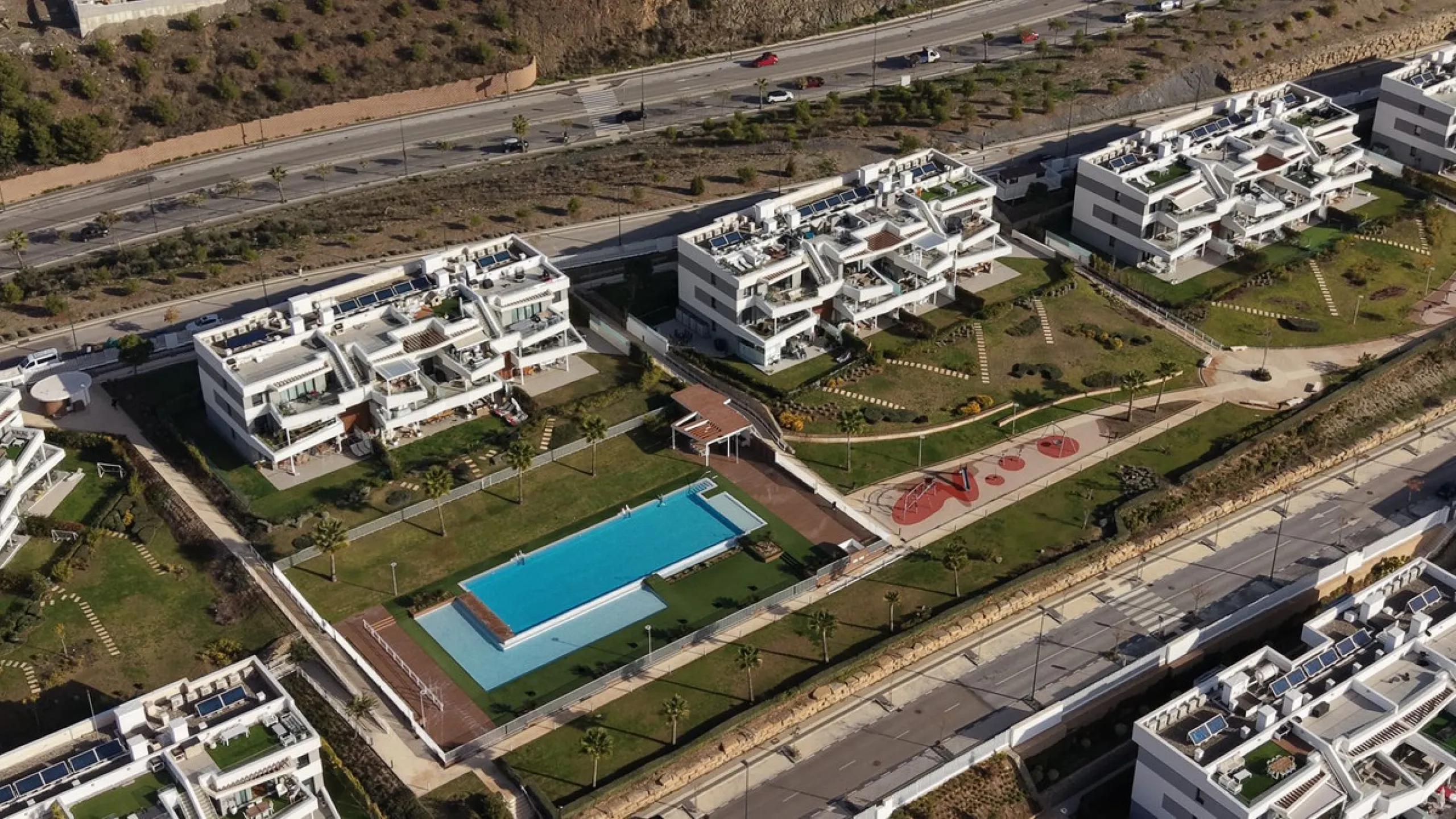 Spectacular 4-Bedroom Penthouse with Private Rooftop Paradise with amazing views in Colinas del Limonar, Málaga.