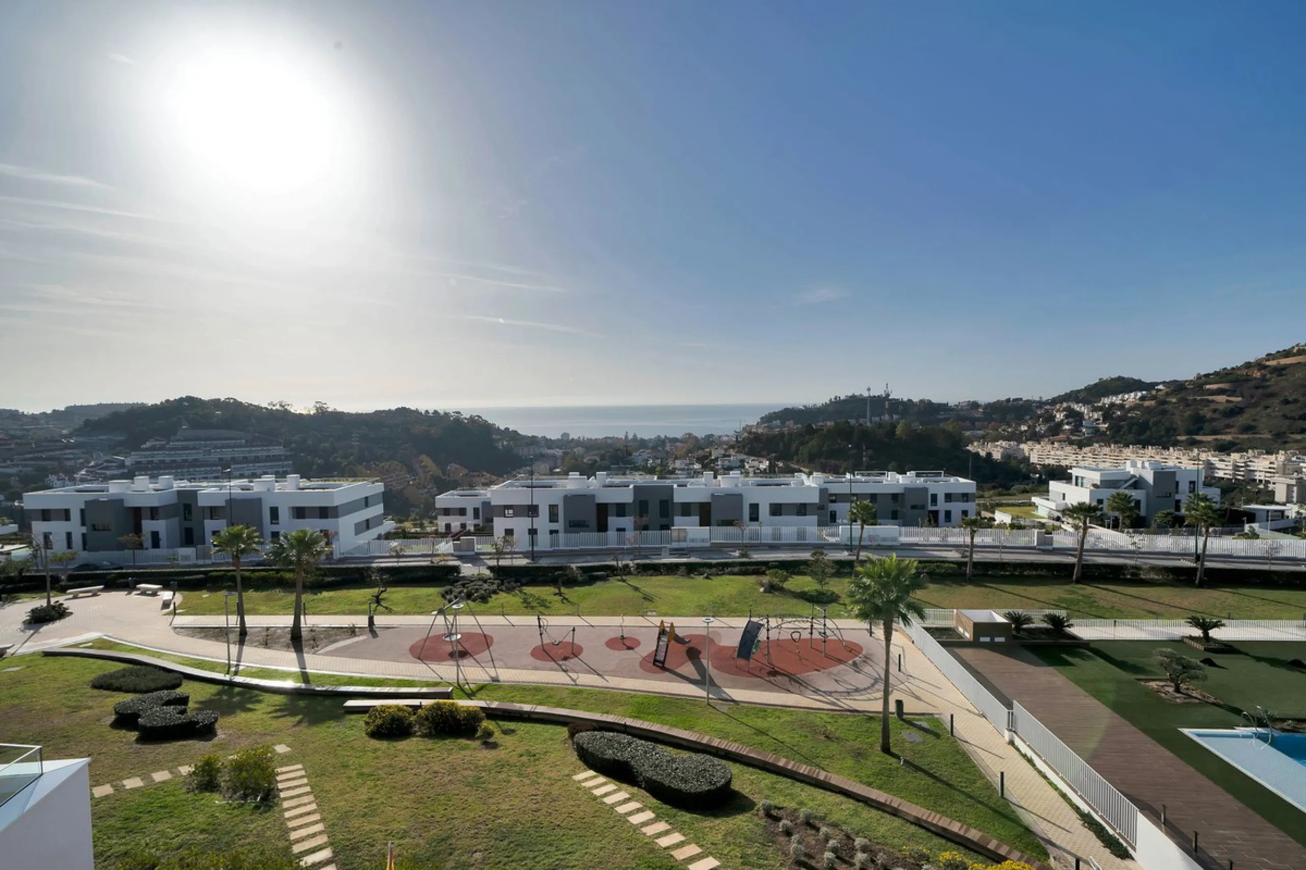 Spectacular 4-Bedroom Penthouse with Private Rooftop Paradise with amazing views in Colinas del Limonar, Málaga.