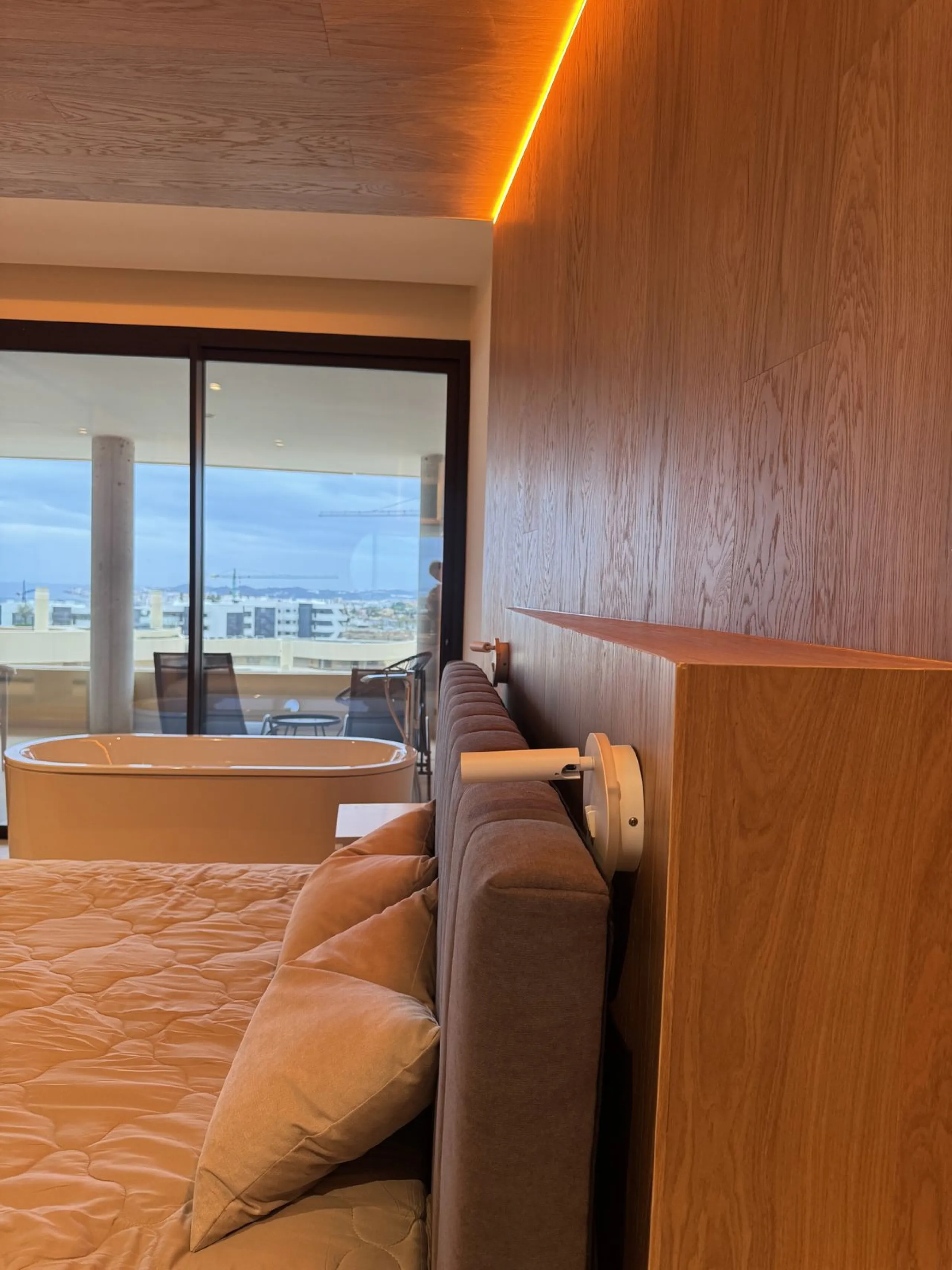 Apartment - Middle Floor Apartment в продаже в Fuengirola, Málaga. В доме 3 спален и 2 ванных комнат. Площадь дома 114 м²