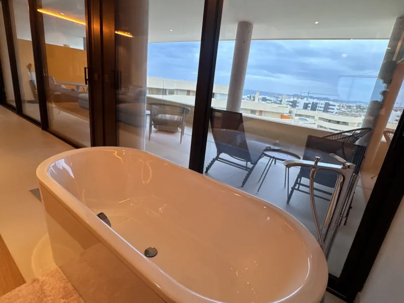 Apartment - Middle Floor Apartment в продаже в Fuengirola, Málaga. В доме 3 спален и 2 ванных комнат. Площадь дома 114 м²