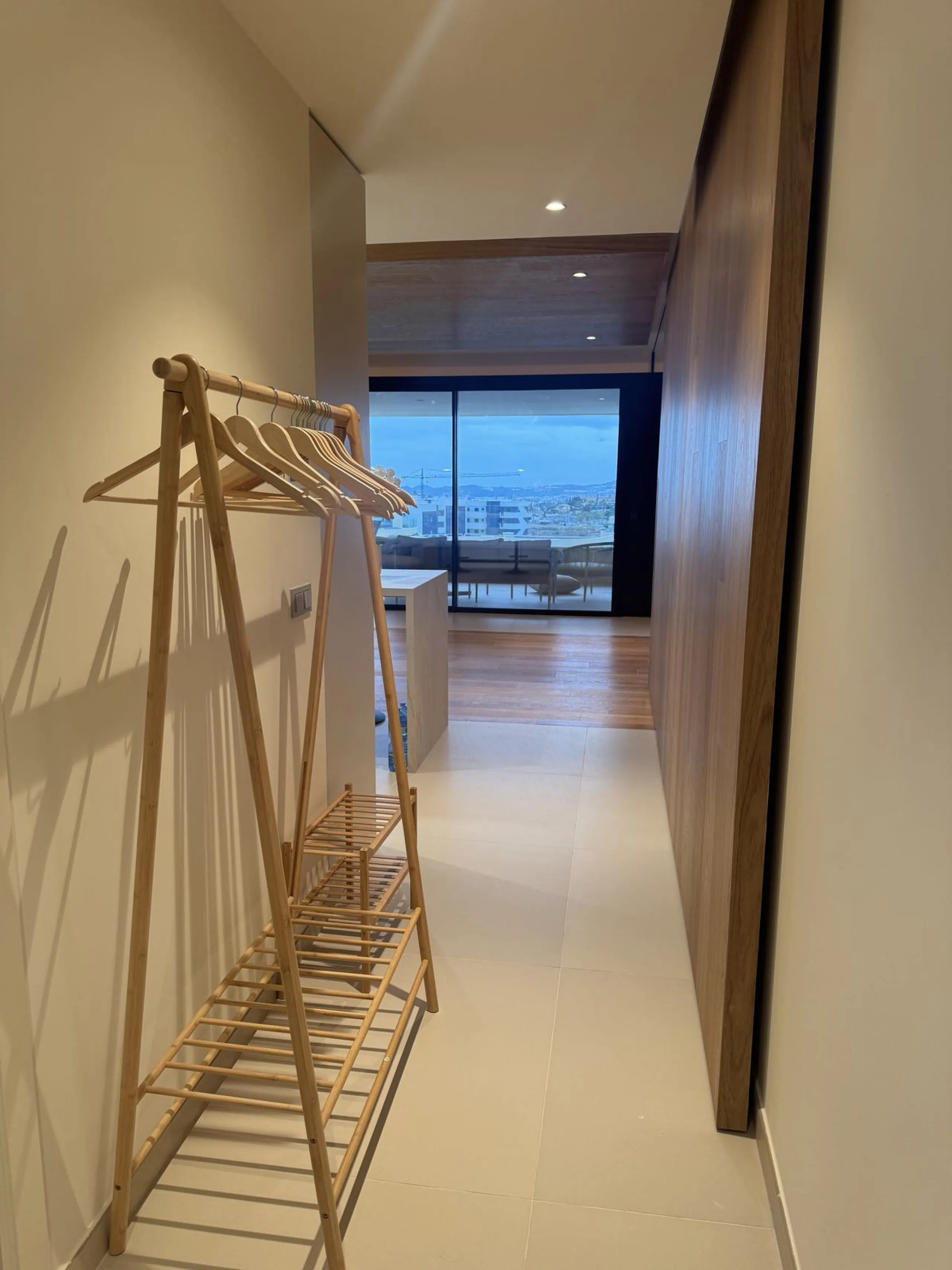 Apartment - Middle Floor Apartment в продаже в Fuengirola, Málaga. В доме 3 спален и 2 ванных комнат. Площадь дома 114 м²