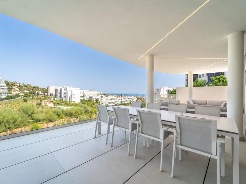 This exceptional ground-floor apartment offers a rare combination of space, privacy, and open views within a secure and highly sought-after residential setting on the Costa del Sol. The property enjoys uninterrupted views over a protected green zone and w