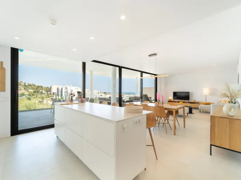 This exceptional ground-floor apartment offers a rare combination of space, privacy, and open views within a secure and highly sought-after residential setting on the Costa del Sol. The property enjoys uninterrupted views over a protected green zone and w