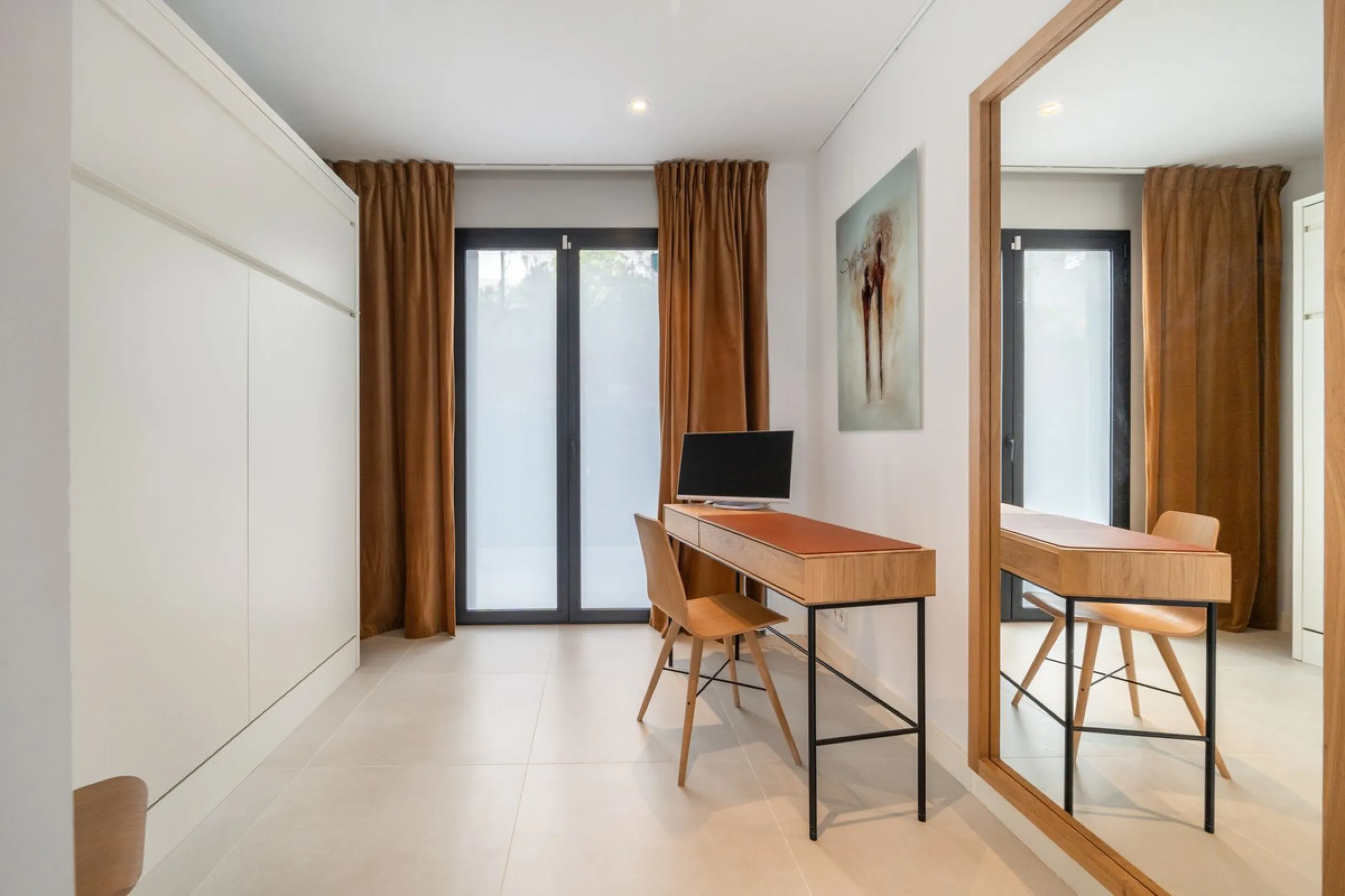 This exceptional ground-floor apartment offers a rare combination of space, privacy, and open views within a secure and highly sought-after residential setting on the Costa del Sol. The property enjoys uninterrupted views over a protected green zone and w