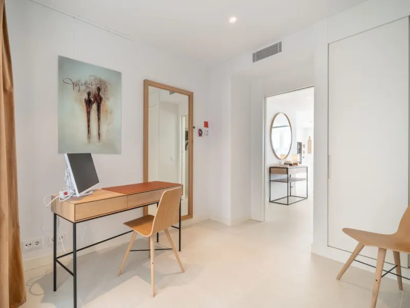 This exceptional ground-floor apartment offers a rare combination of space, privacy, and open views within a secure and highly sought-after residential setting on the Costa del Sol. The property enjoys uninterrupted views over a protected green zone and w
