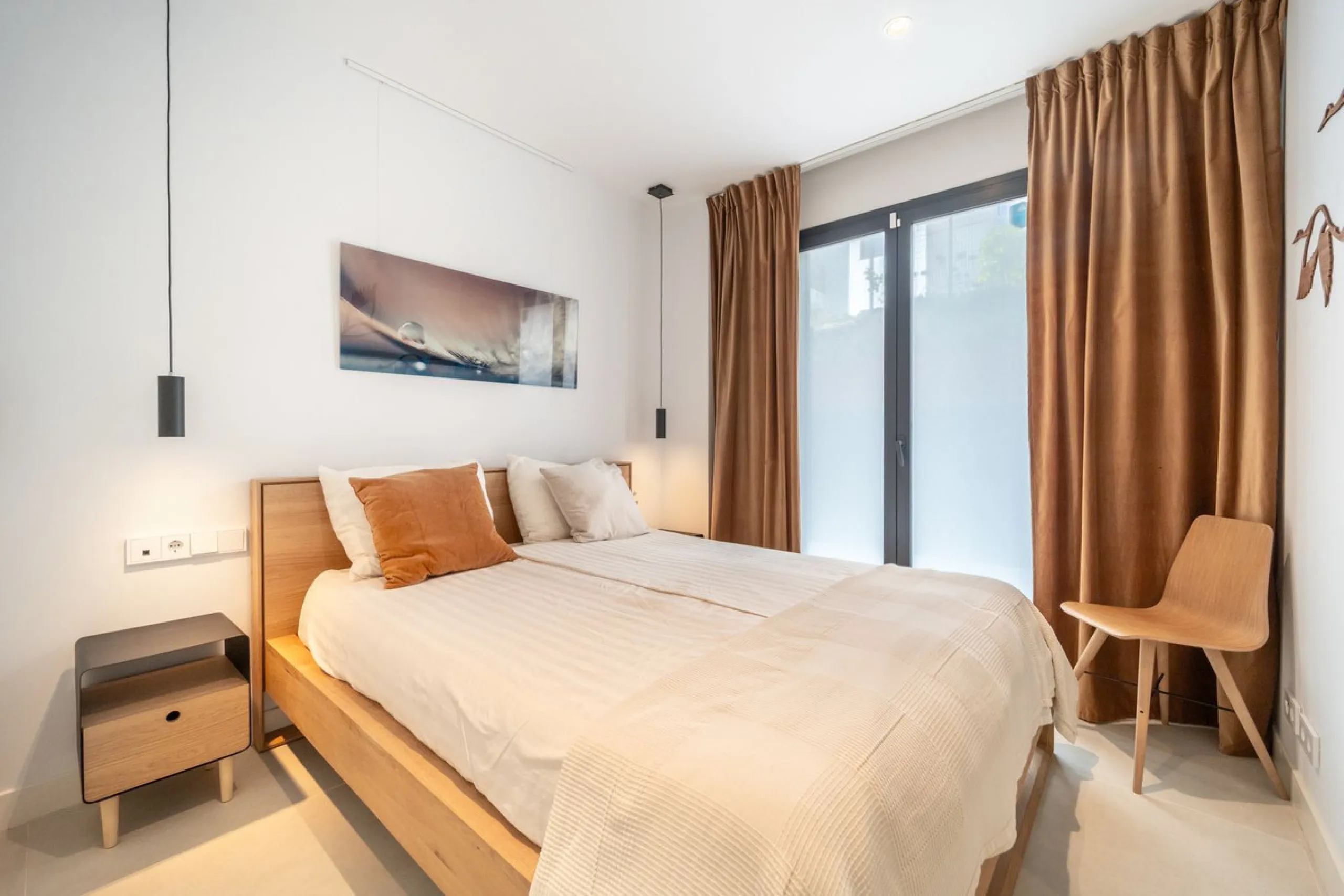 This exceptional ground-floor apartment offers a rare combination of space, privacy, and open views within a secure and highly sought-after residential setting on the Costa del Sol. The property enjoys uninterrupted views over a protected green zone and w