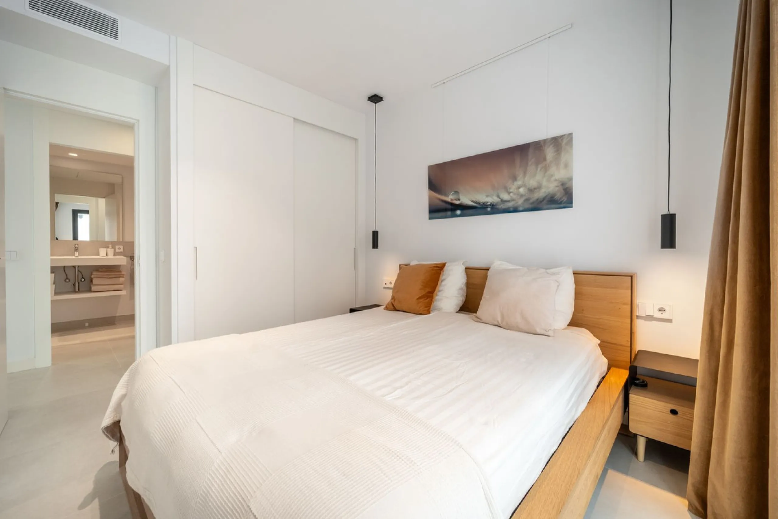 This exceptional ground-floor apartment offers a rare combination of space, privacy, and open views within a secure and highly sought-after residential setting on the Costa del Sol. The property enjoys uninterrupted views over a protected green zone and w