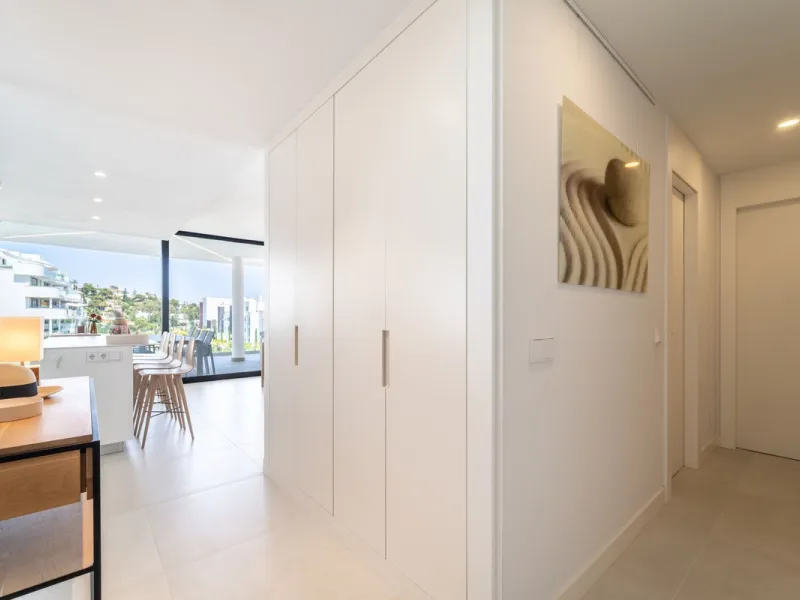 This exceptional ground-floor apartment offers a rare combination of space, privacy, and open views within a secure and highly sought-after residential setting on the Costa del Sol. The property enjoys uninterrupted views over a protected green zone and w