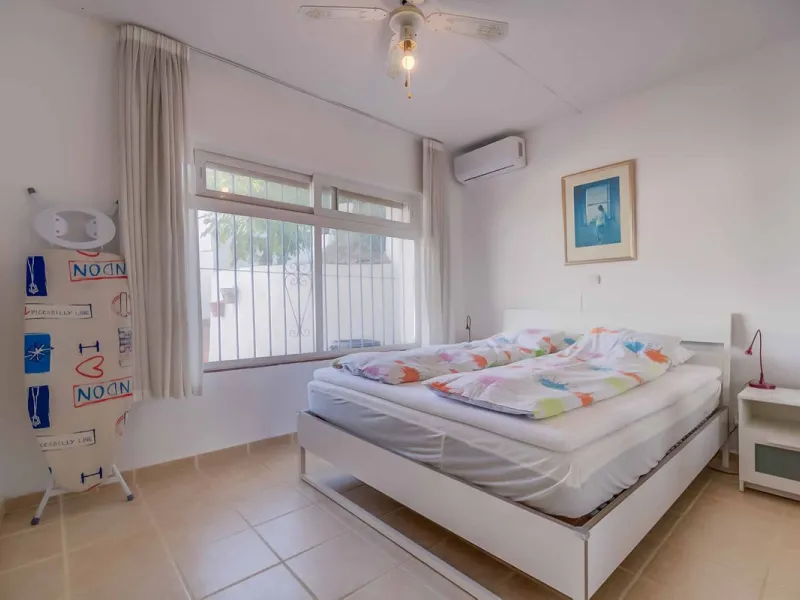 Discover this magnificent property located in the sought-after area of La Sierrezuela, only 4 km from the beach.