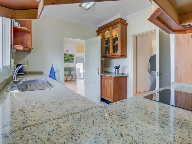 Discover this magnificent property located in the sought-after area of La Sierrezuela, only 4 km from the beach.