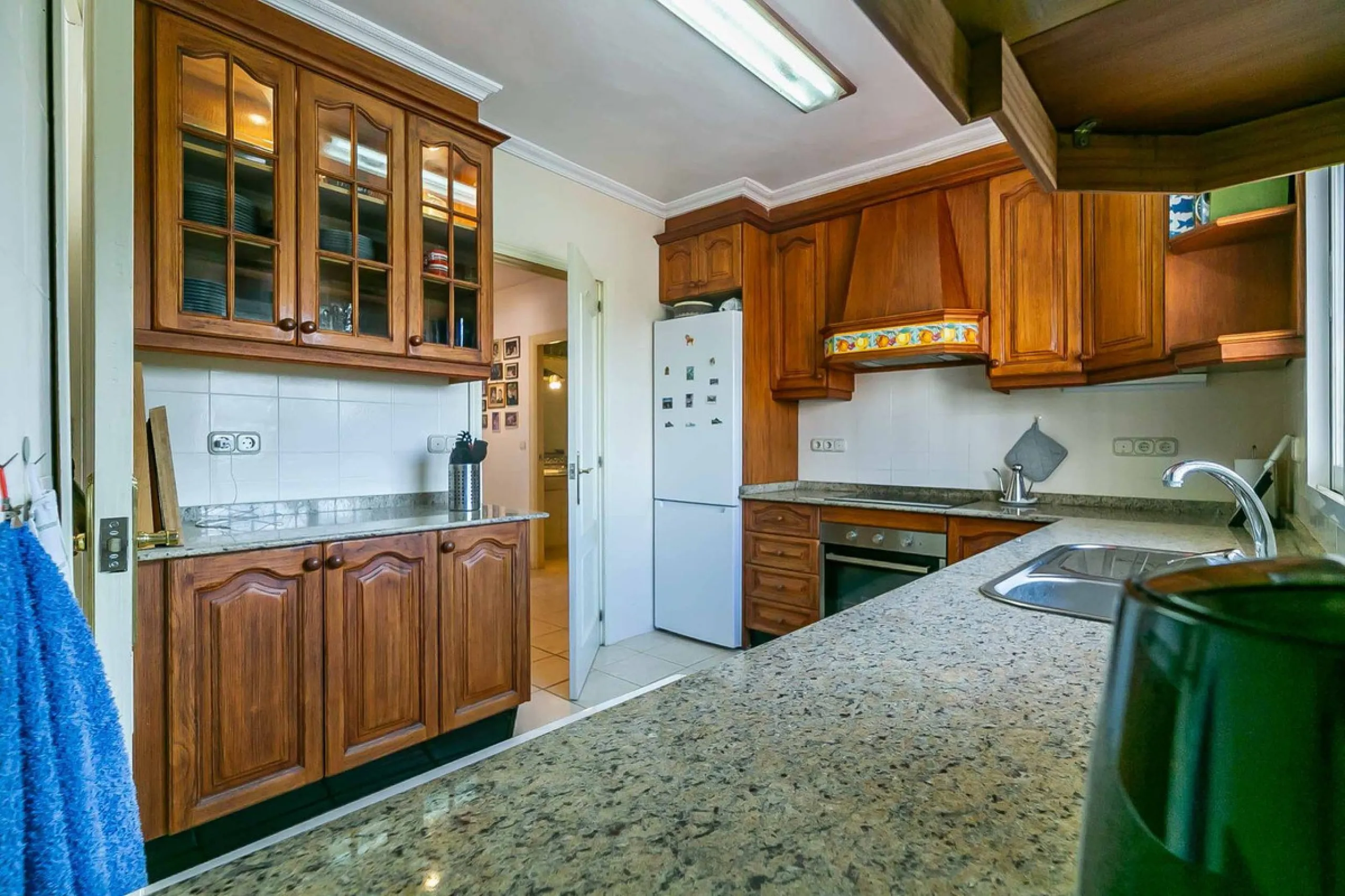 Discover this magnificent property located in the sought-after area of La Sierrezuela, only 4 km from the beach.
