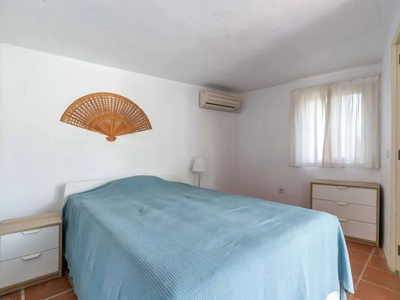 Discover this magnificent property located in the sought-after area of La Sierrezuela, only 4 km from the beach.