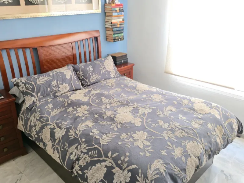 If you're looking for space, natural light, and a great location, this property is for you. It is a 92 m² triplex with a very comfortable layout and a 40 m² solarium terrace that is essentially an additional outdoor living room.