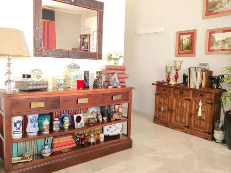 If you're looking for space, natural light, and a great location, this property is for you. It is a 92 m² triplex with a very comfortable layout and a 40 m² solarium terrace that is essentially an additional outdoor living room.