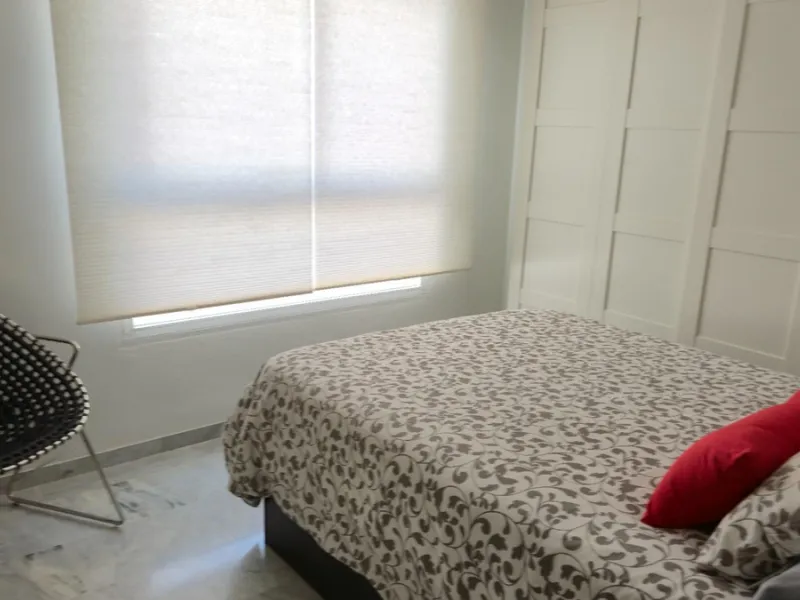If you're looking for space, natural light, and a great location, this property is for you. It is a 92 m² triplex with a very comfortable layout and a 40 m² solarium terrace that is essentially an additional outdoor living room.