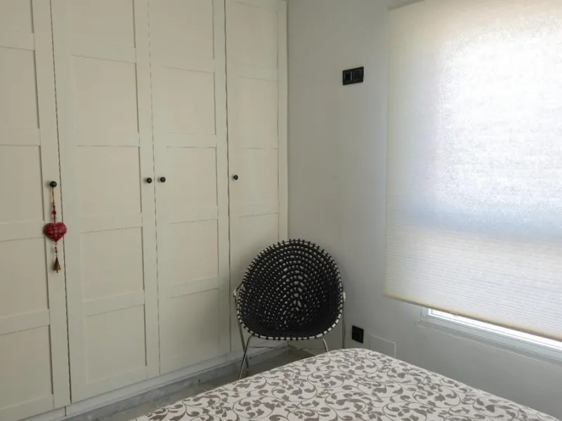 If you're looking for space, natural light, and a great location, this property is for you. It is a 92 m² triplex with a very comfortable layout and a 40 m² solarium terrace that is essentially an additional outdoor living room.