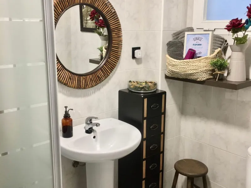 If you're looking for space, natural light, and a great location, this property is for you. It is a 92 m² triplex with a very comfortable layout and a 40 m² solarium terrace that is essentially an additional outdoor living room.