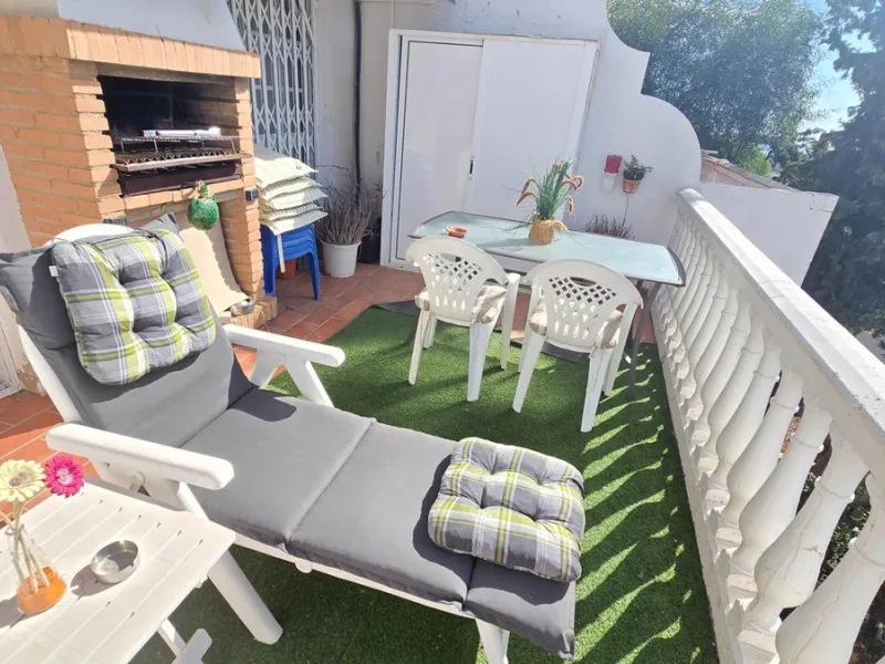 Magnificent house located in the sought-after Monte Alto / Veracruz area, just steps away from all essential services (schools, supermarkets, and public transport). The property features a private pool, barbecue area, porch, and two sunny terraces with se