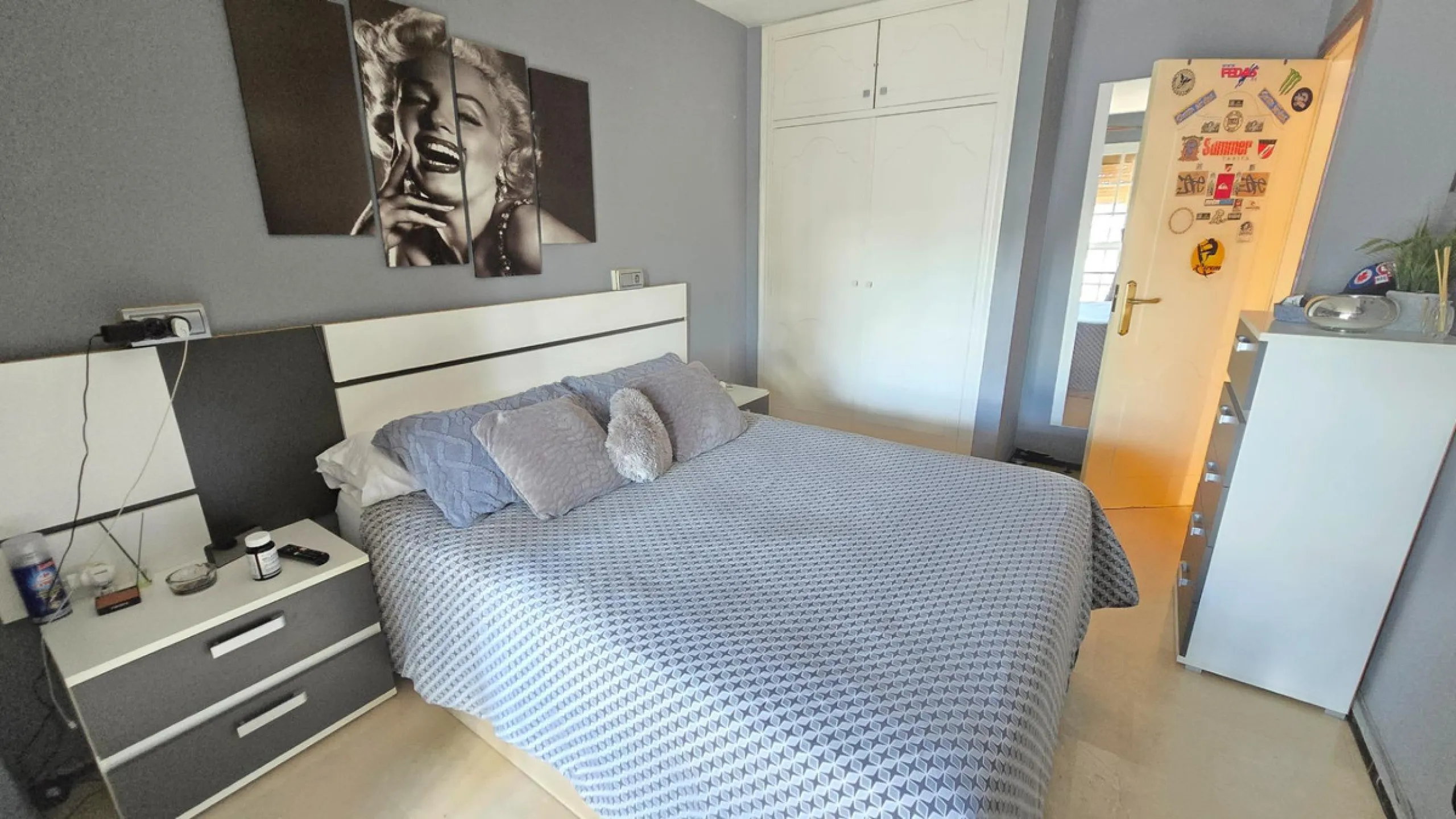 Magnificent house located in the sought-after Monte Alto / Veracruz area, just steps away from all essential services (schools, supermarkets, and public transport). The property features a private pool, barbecue area, porch, and two sunny terraces with se