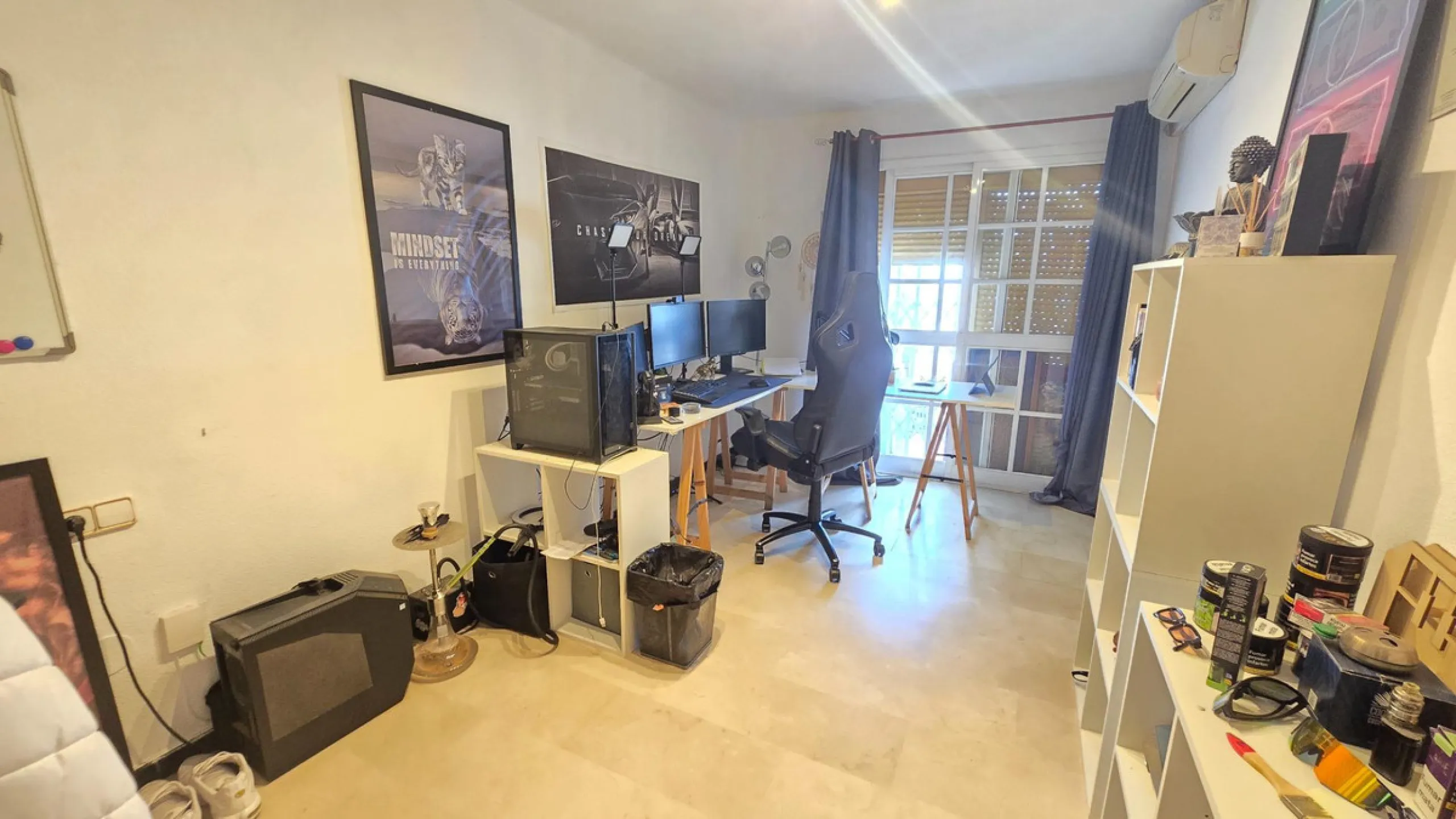 Magnificent house located in the sought-after Monte Alto / Veracruz area, just steps away from all essential services (schools, supermarkets, and public transport). The property features a private pool, barbecue area, porch, and two sunny terraces with se