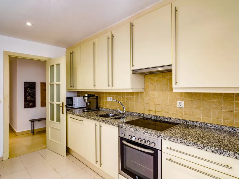 Apartment - Ground Floor Apartment в продаже в Marbella, Málaga. В доме 3 спален и 2 ванных комнат. Площадь дома 127 м²