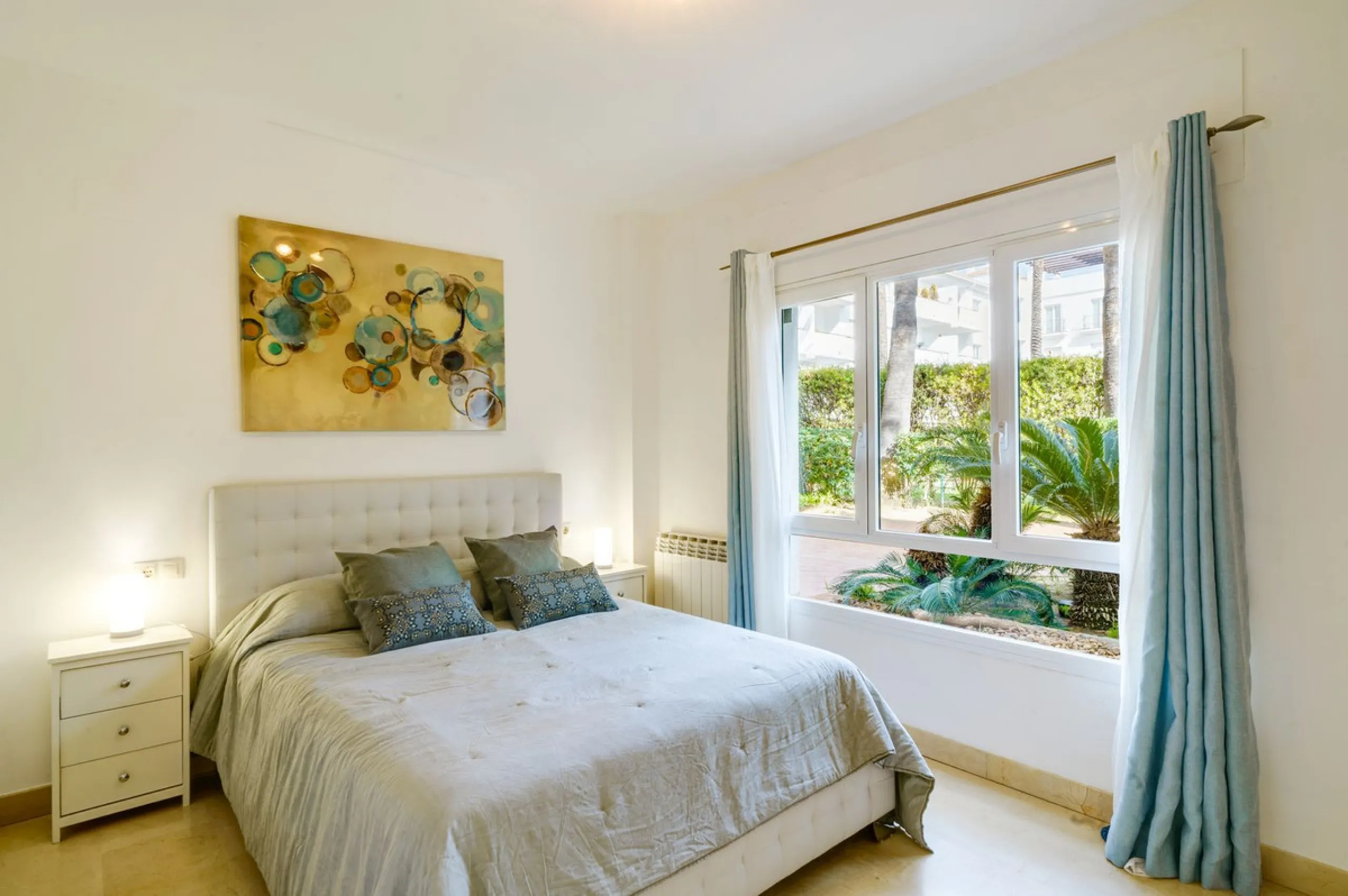 Apartment - Ground Floor Apartment в продаже в Marbella, Málaga. В доме 3 спален и 2 ванных комнат. Площадь дома 127 м²