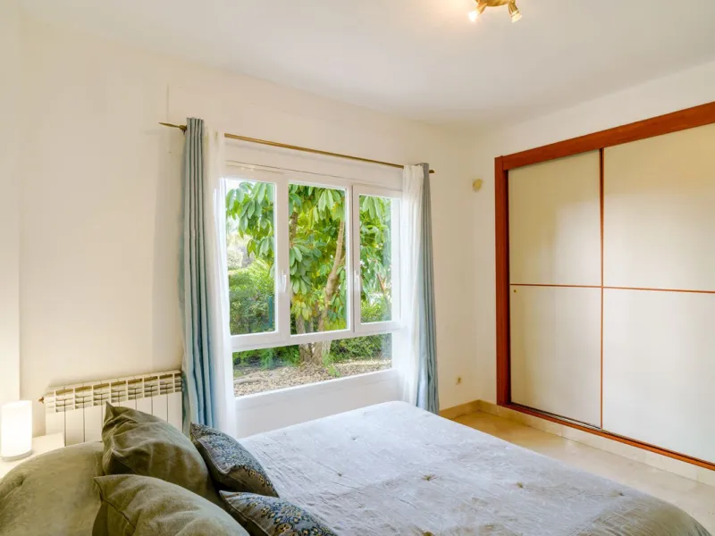 Apartment - Ground Floor Apartment в продаже в Marbella, Málaga. В доме 3 спален и 2 ванных комнат. Площадь дома 127 м²