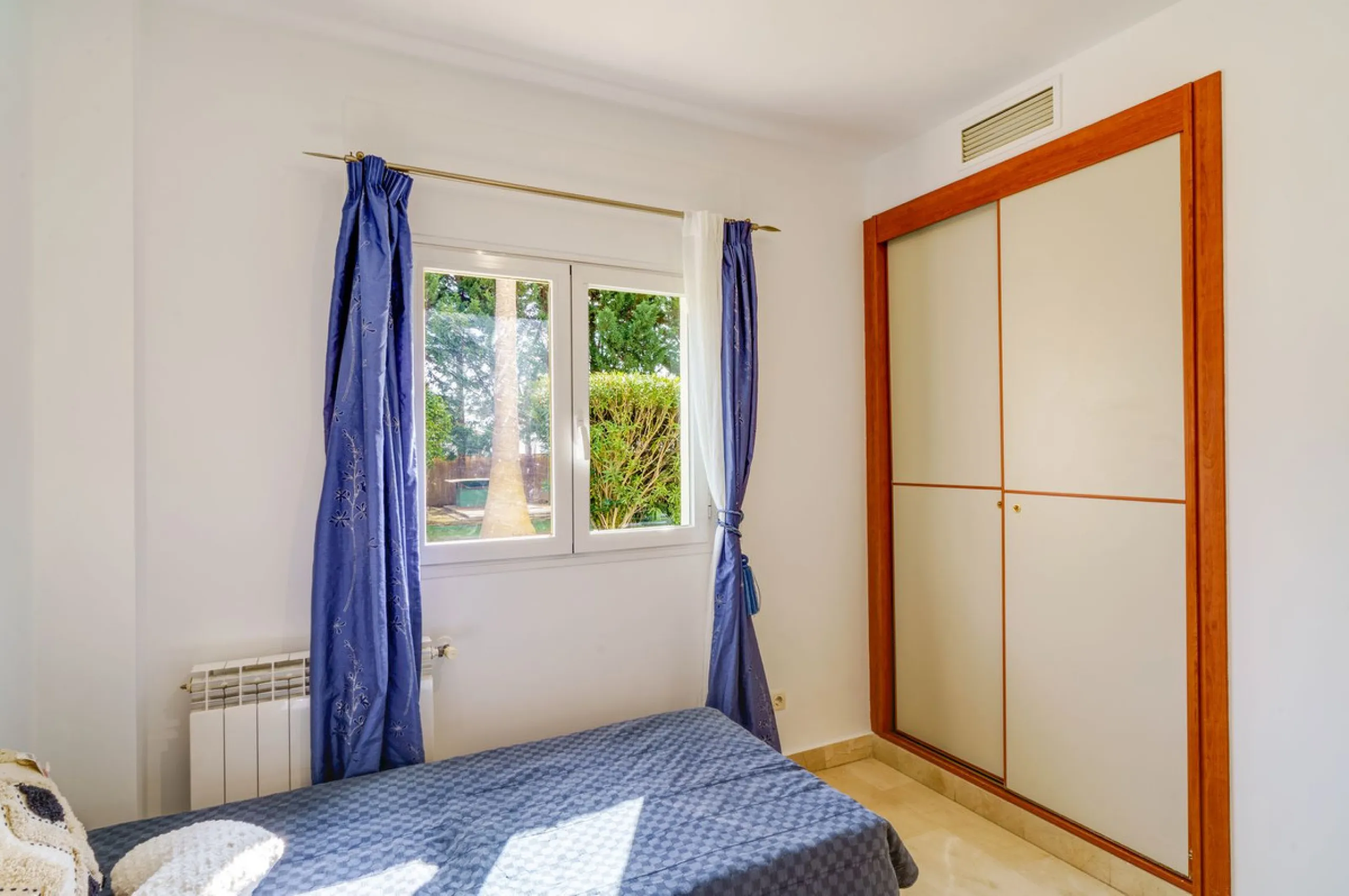 Apartment - Ground Floor Apartment в продаже в Marbella, Málaga. В доме 3 спален и 2 ванных комнат. Площадь дома 127 м²