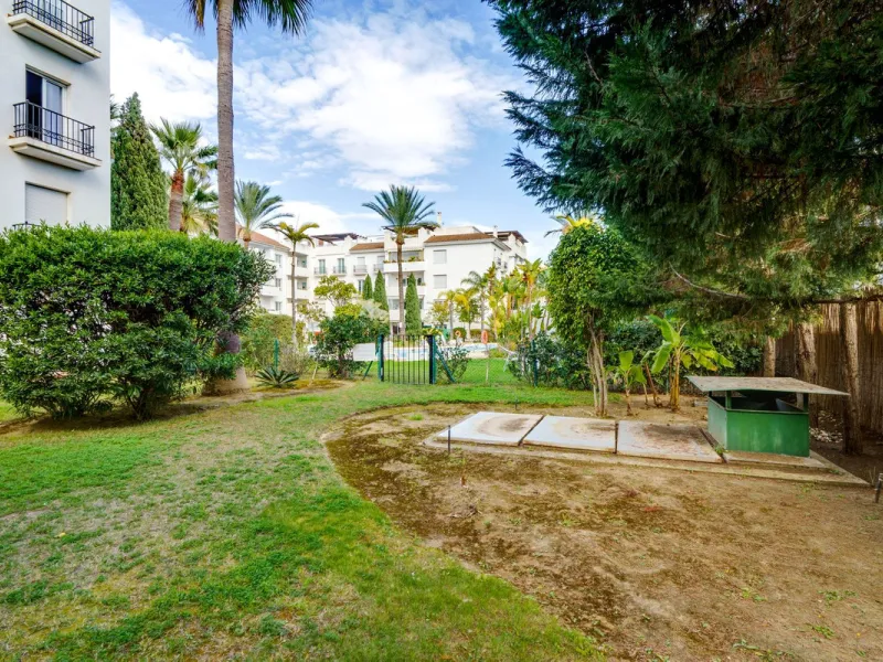 Apartment - Ground Floor Apartment в продаже в Marbella, Málaga. В доме 3 спален и 2 ванных комнат. Площадь дома 127 м²