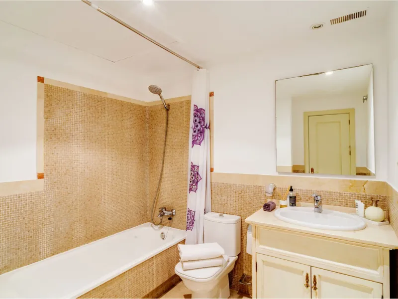 Apartment - Ground Floor Apartment в продаже в Marbella, Málaga. В доме 3 спален и 2 ванных комнат. Площадь дома 127 м²