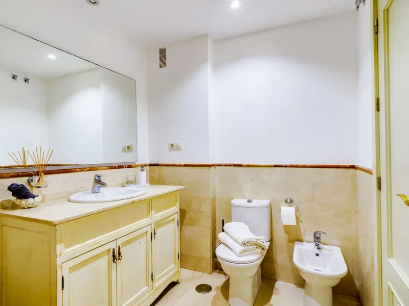 Apartment - Ground Floor Apartment в продаже в Marbella, Málaga. В доме 3 спален и 2 ванных комнат. Площадь дома 127 м²