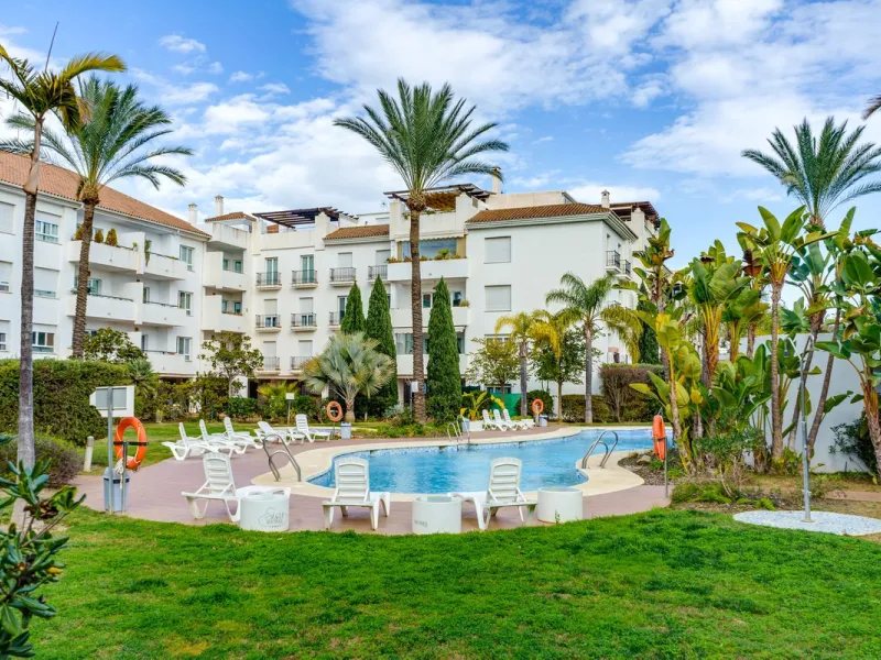 Apartment - Ground Floor Apartment в продаже в Marbella, Málaga. В доме 3 спален и 2 ванных комнат. Площадь дома 127 м²