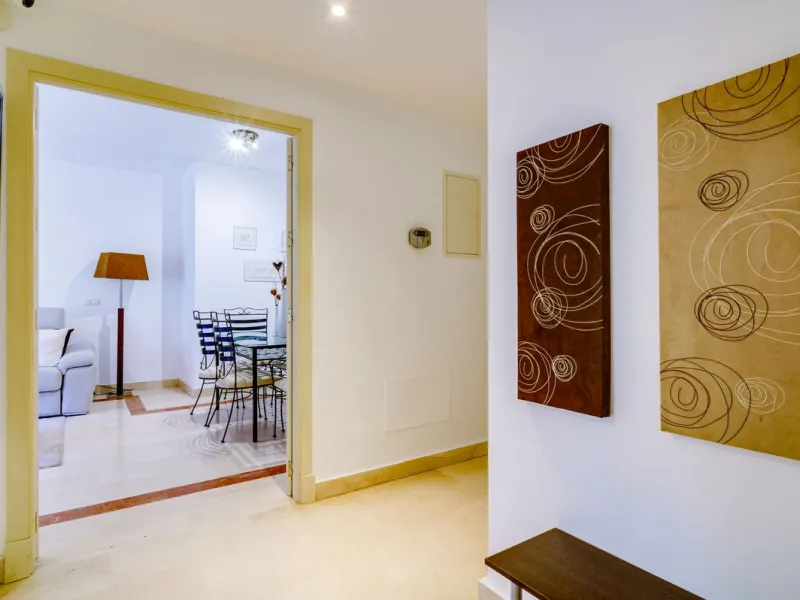 Apartment - Ground Floor Apartment в продаже в Marbella, Málaga. В доме 3 спален и 2 ванных комнат. Площадь дома 127 м²