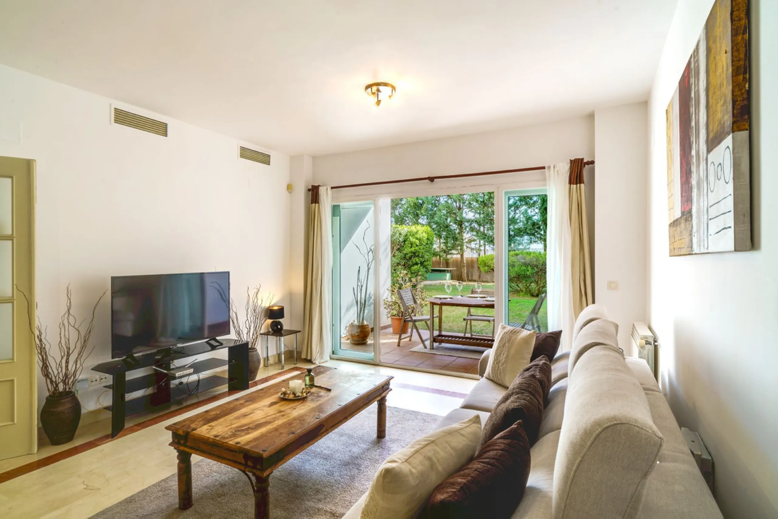 Apartment - Ground Floor Apartment в продаже в Marbella, Málaga. В доме 3 спален и 2 ванных комнат. Площадь дома 127 м²