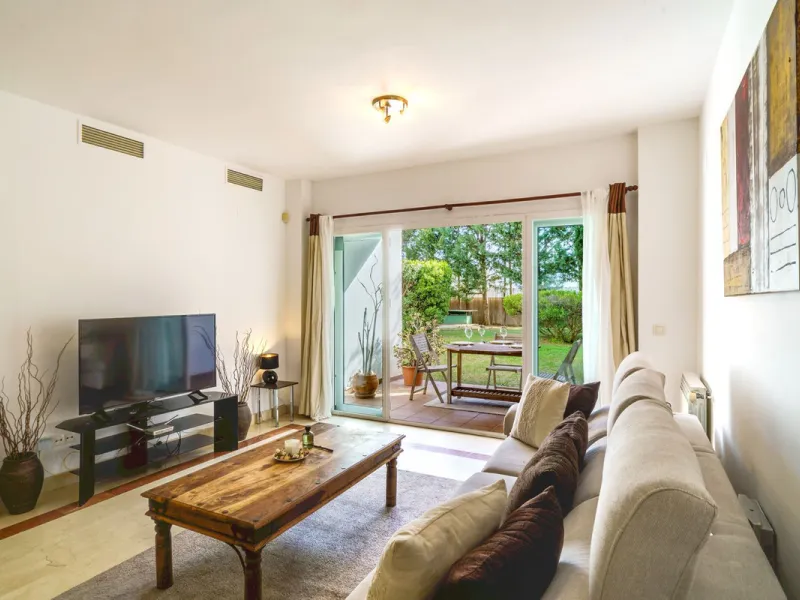 Apartment - Ground Floor Apartment в продаже в Marbella, Málaga. В доме 3 спален и 2 ванных комнат. Площадь дома 127 м²