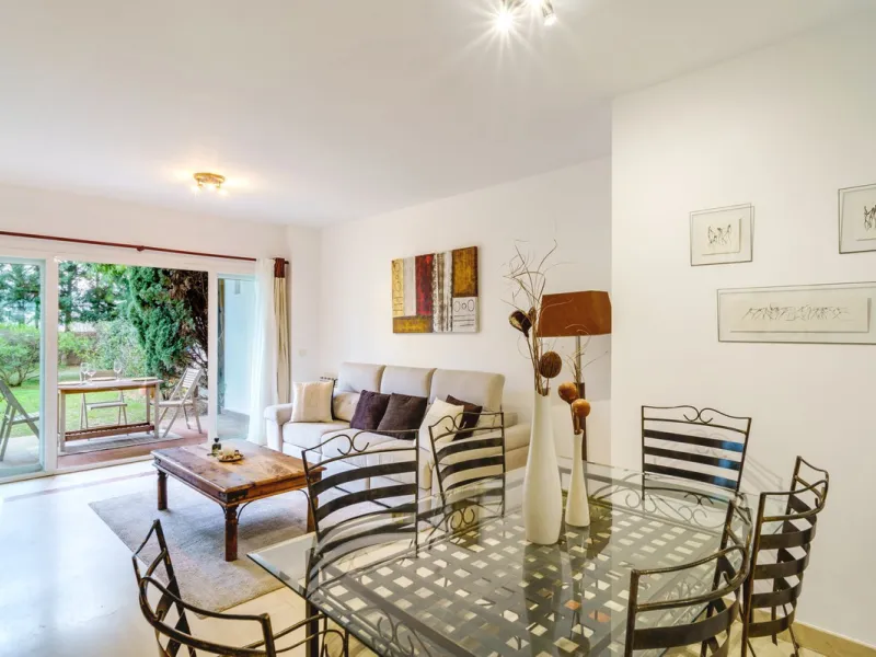 Apartment - Ground Floor Apartment в продаже в Marbella, Málaga. В доме 3 спален и 2 ванных комнат. Площадь дома 127 м²