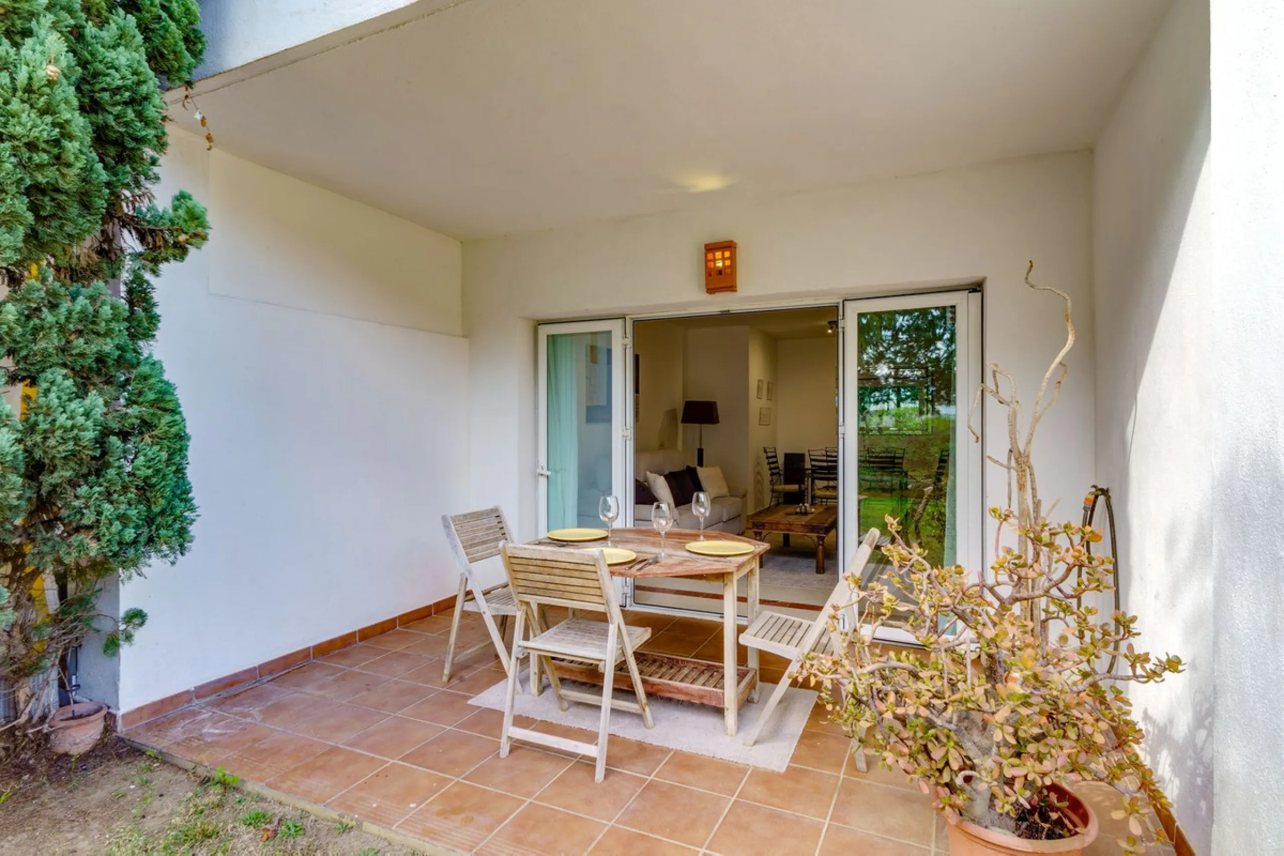 Apartment - Ground Floor Apartment в продаже в Marbella, Málaga. В доме 3 спален и 2 ванных комнат. Площадь дома 127 м²
