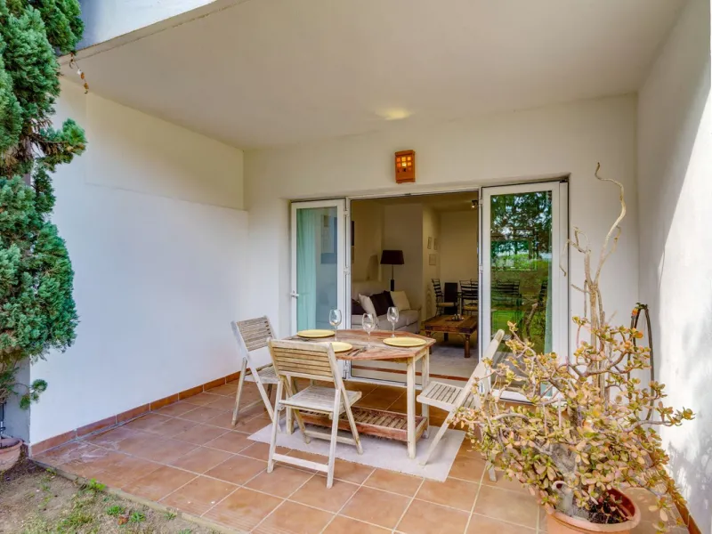 Apartment - Ground Floor Apartment в продаже в Marbella, Málaga. В доме 3 спален и 2 ванных комнат. Площадь дома 127 м²