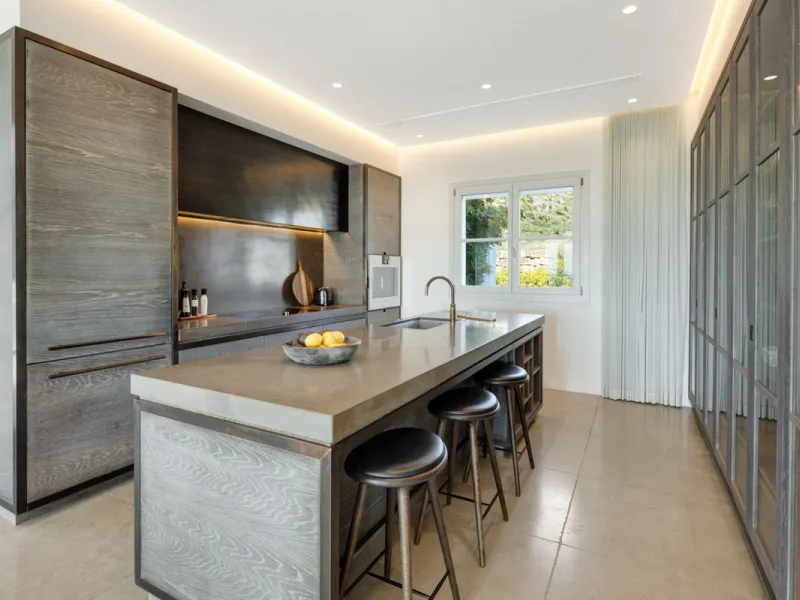 Villa Marbella is nestled within the prestigious, 24-hour secure enclave of the Marbella Club Golf Resort, this Andalusian-inspired yet contemporary mansion for sale offers an extraordinary blend of timeless elegance and modern luxury. The exclusive resor
