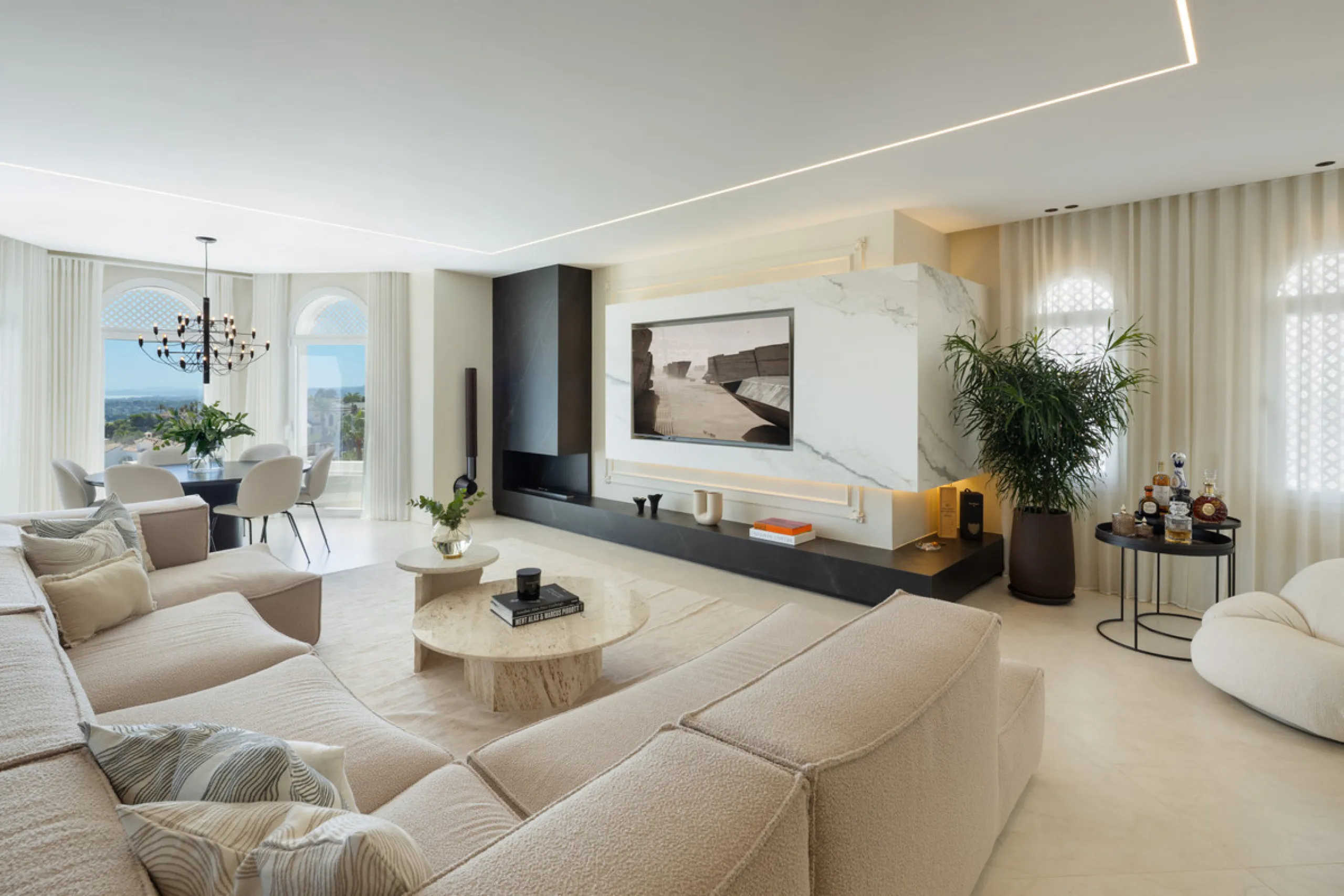 Apartment - Penthouse в продаже в Marbella, Málaga. В доме 4 спален и 5 ванных комнат. Площадь дома 420 м²