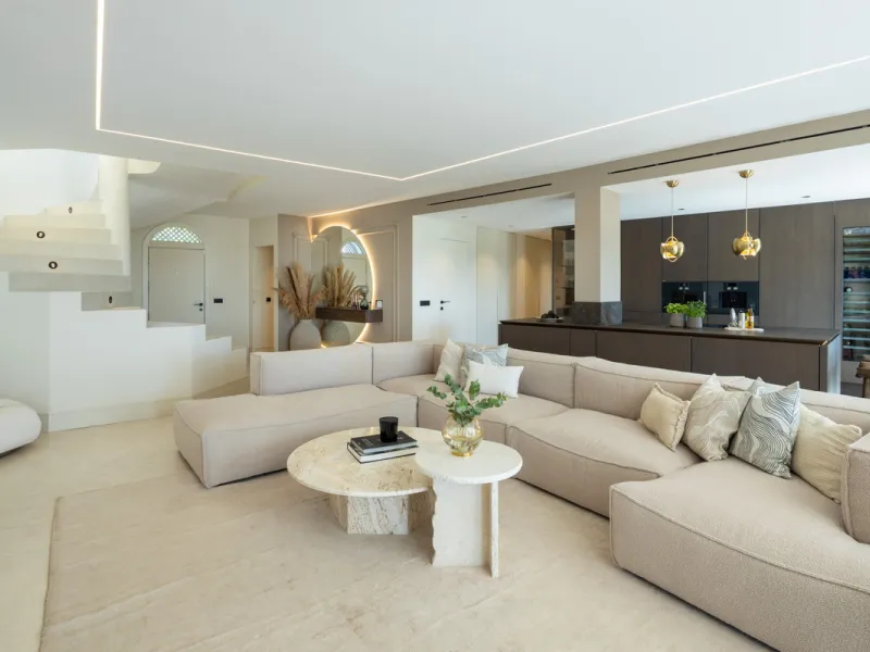 Apartment - Penthouse в продаже в Marbella, Málaga. В доме 4 спален и 5 ванных комнат. Площадь дома 420 м²