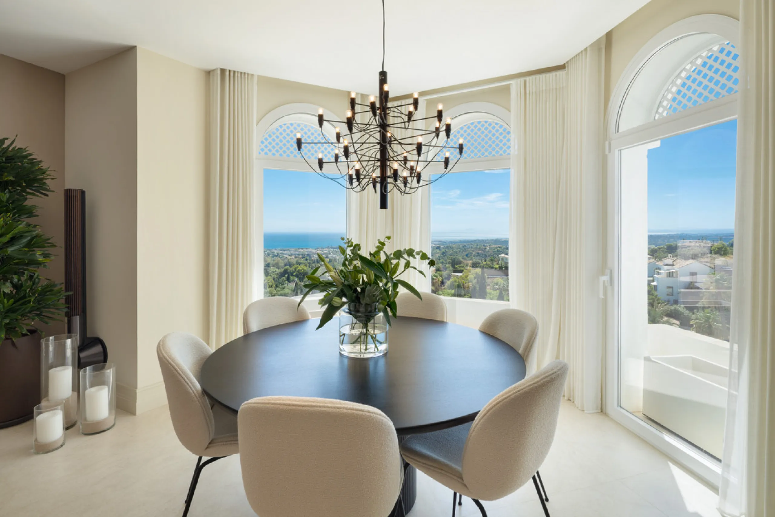 Apartment - Penthouse в продаже в Marbella, Málaga. В доме 4 спален и 5 ванных комнат. Площадь дома 420 м²