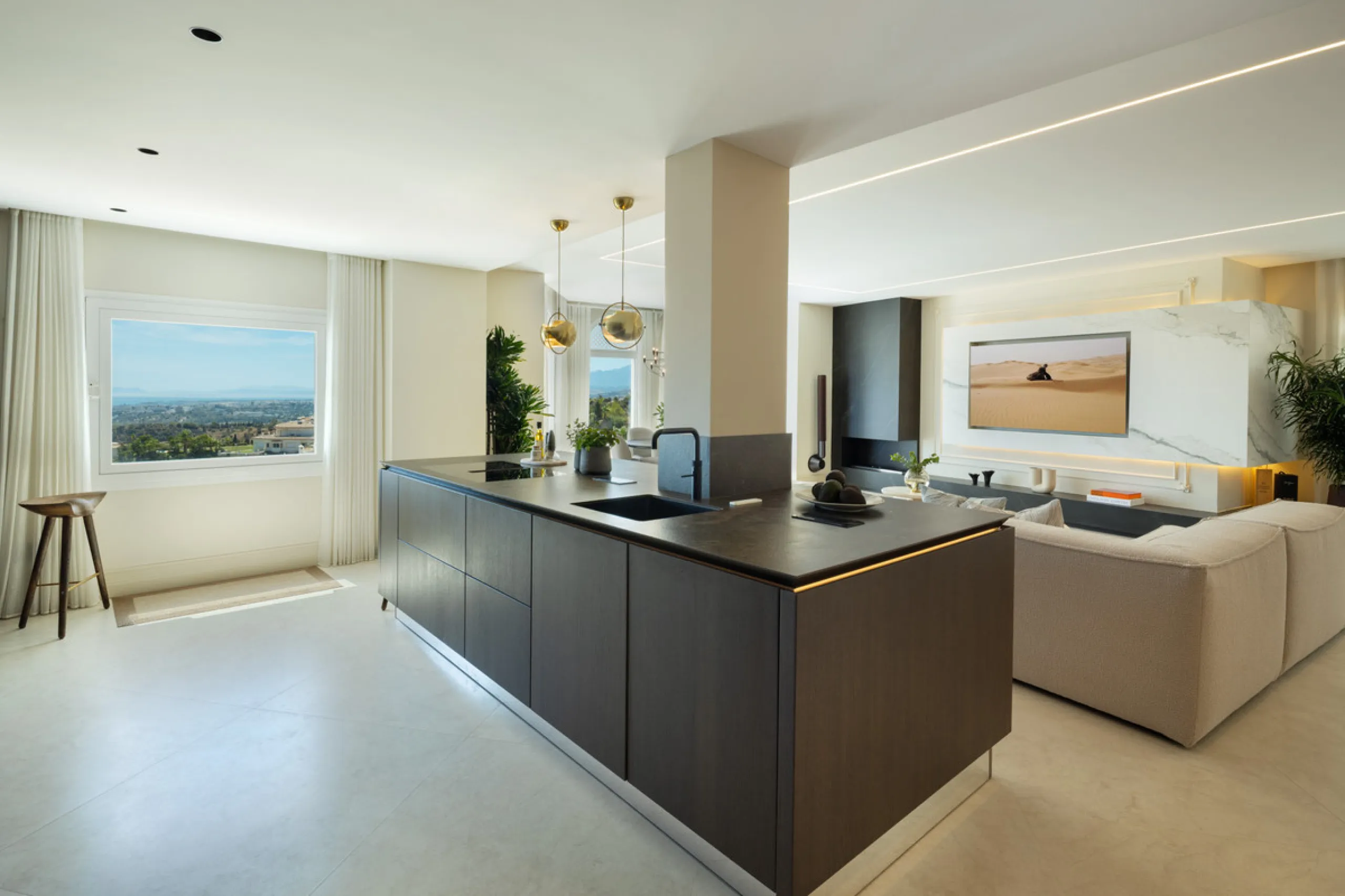 Apartment - Penthouse в продаже в Marbella, Málaga. В доме 4 спален и 5 ванных комнат. Площадь дома 420 м²