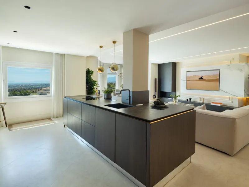 Apartment - Penthouse в продаже в Marbella, Málaga. В доме 4 спален и 5 ванных комнат. Площадь дома 420 м²